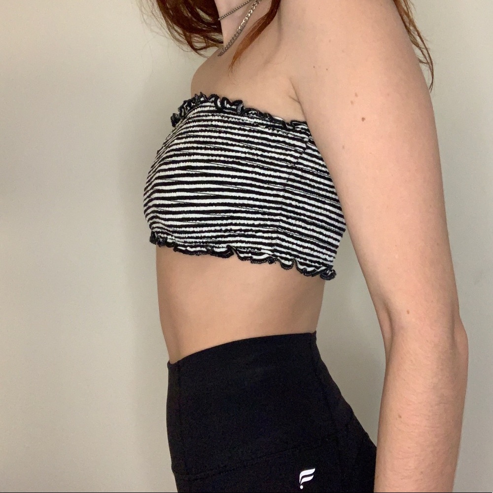 black & white striped tube top - Picture 2 of 3
